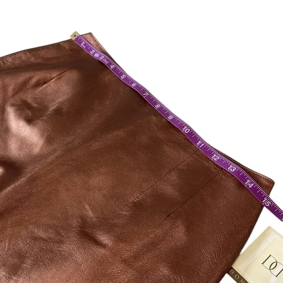 Doncaster supple leather pencil skirt wkick pleat– sz 6 – never worn – rose gold